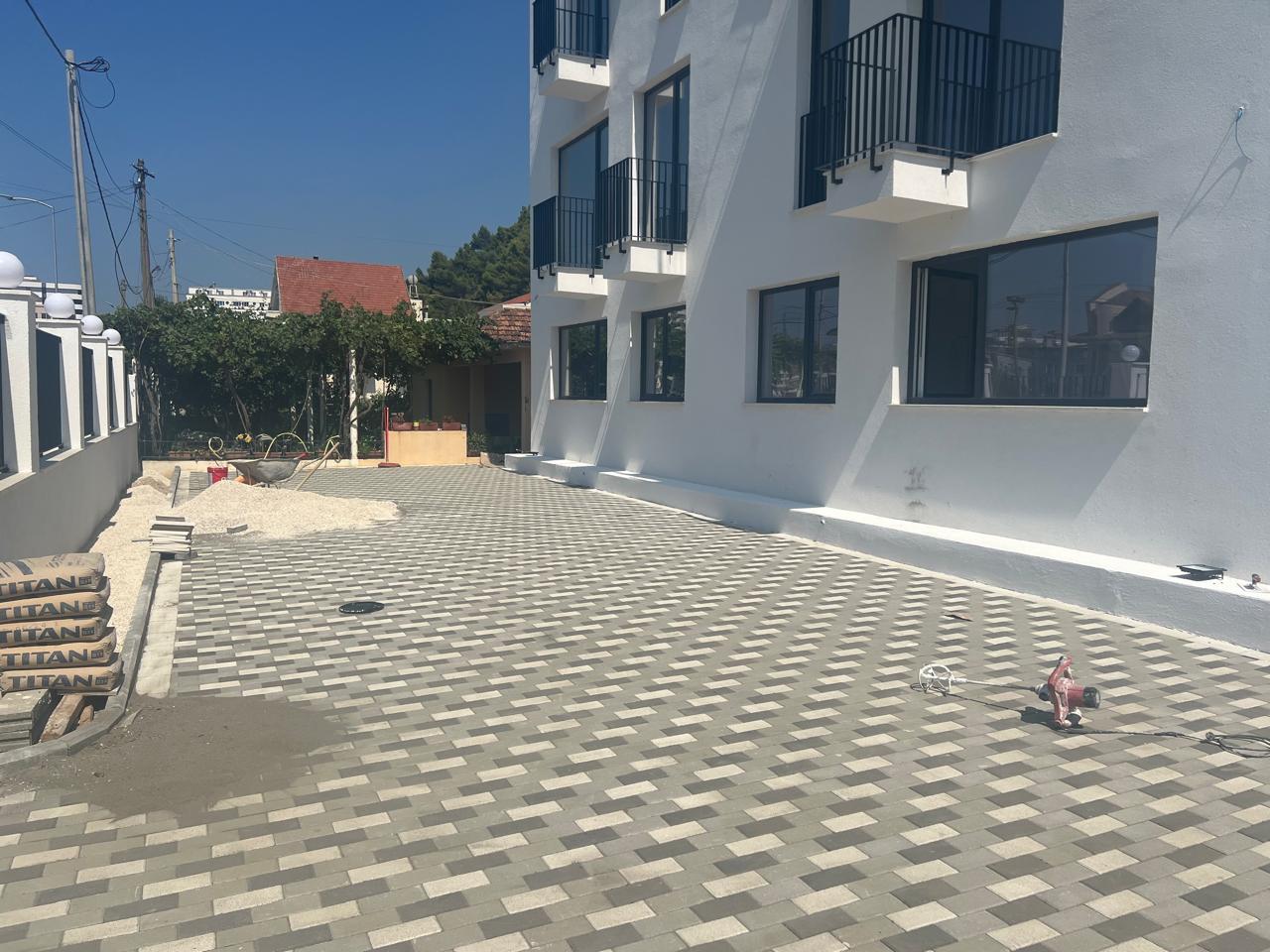 Projekt 04_ Shtrime Pllaka Trotuari